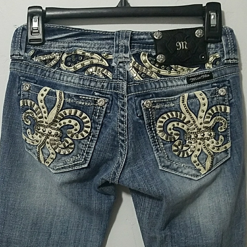 Size 23x31 Miss Me Jeans